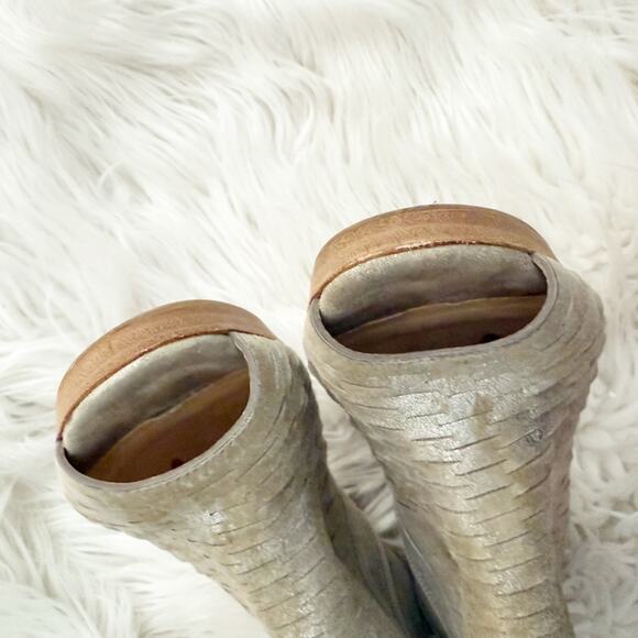 PAUL GREEN | Tacey Metallic Perforated Leather
Peep Toe Ankle Booties | 6 (3.5) - Picture 8 of 12